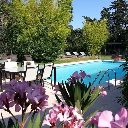 Mas La Provence Acomodação com café da manhã LʼIsle-sur-la-Sorgue Exterior foto