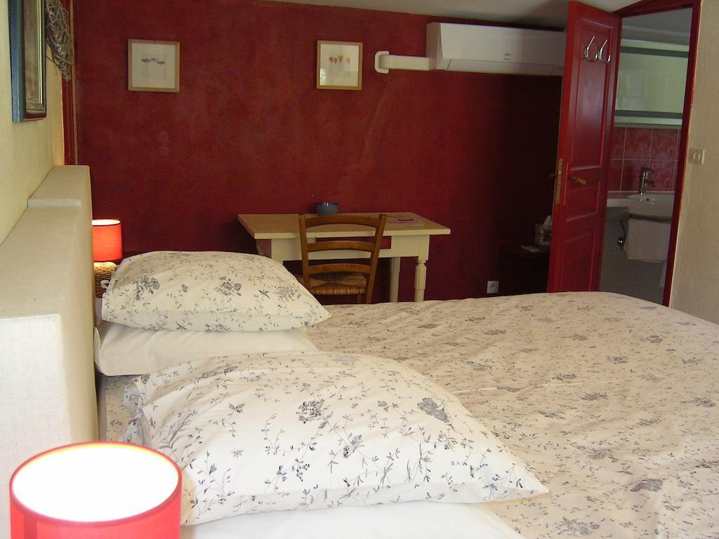 Mas La Provence Acomodação com café da manhã LʼIsle-sur-la-Sorgue Quarto foto