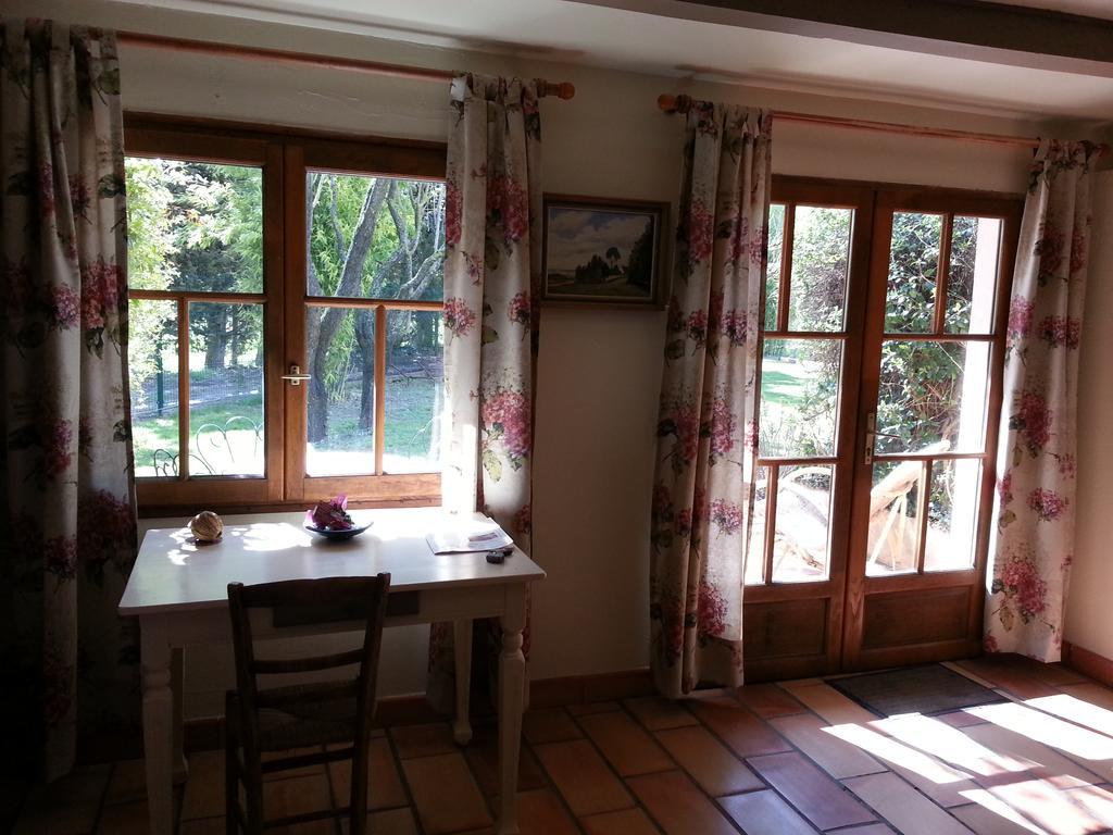Mas La Provence Acomodação com café da manhã LʼIsle-sur-la-Sorgue Quarto foto