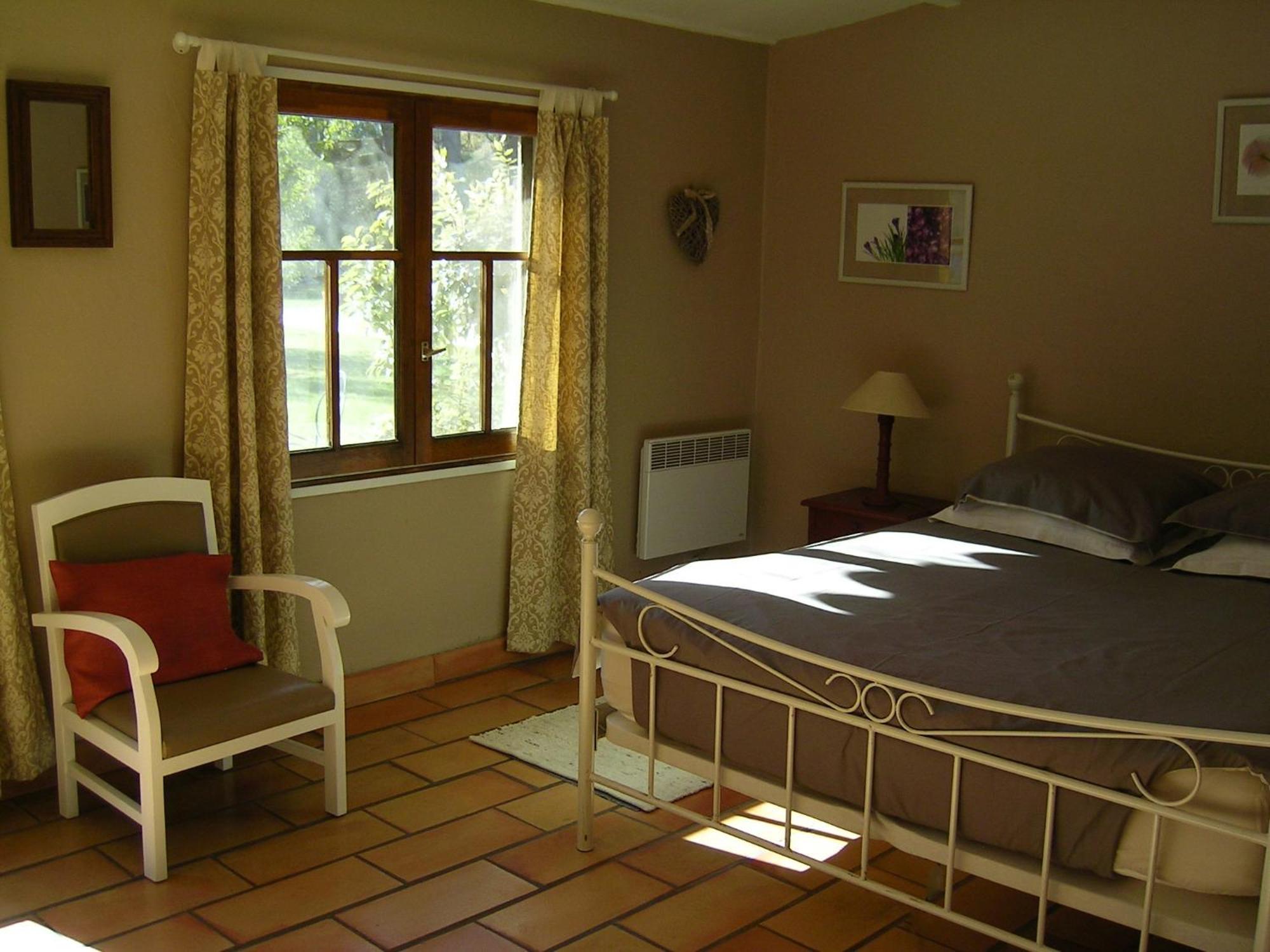 Mas La Provence Acomodação com café da manhã LʼIsle-sur-la-Sorgue Quarto foto
