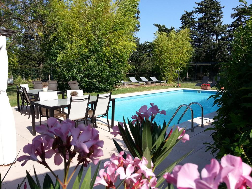 Mas La Provence Acomodação com café da manhã LʼIsle-sur-la-Sorgue Exterior foto