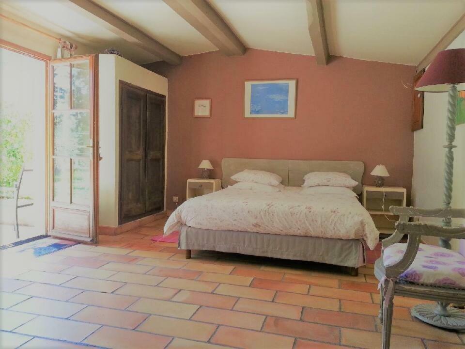 Mas La Provence Acomodação com café da manhã LʼIsle-sur-la-Sorgue Quarto foto